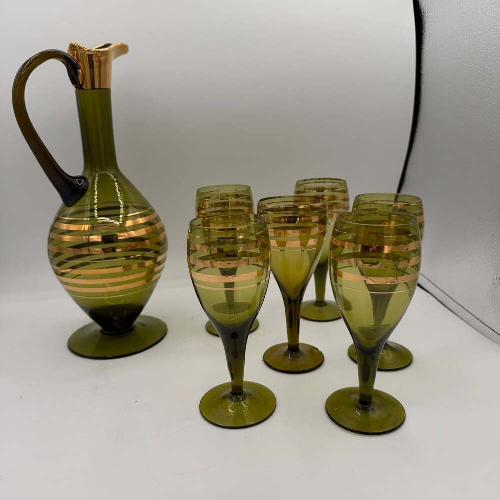 Vintage Romania Decanter With 6 Cordial Glasses Stemmed Green And Gold *see Pics